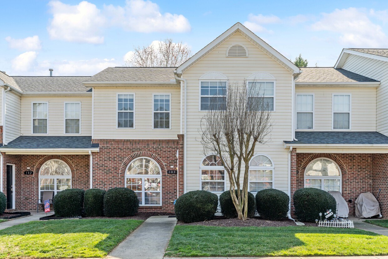 Primary Photo - 2120 Piney Brook Rd