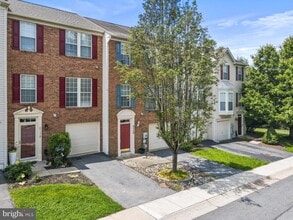 Building Photo - 6140 Newport Terrace