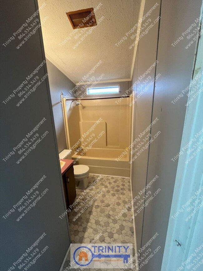 Foto del edificio - Ready for Move-In!