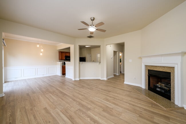 Building Photo - 1670 Granville Ct