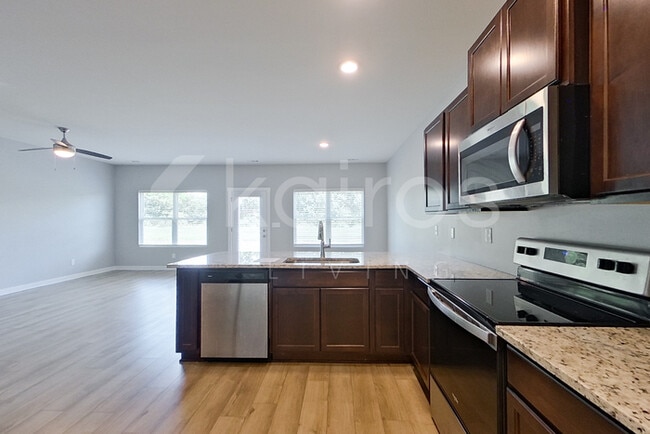 Foto del edificio - 6102 Taramore Ln NW