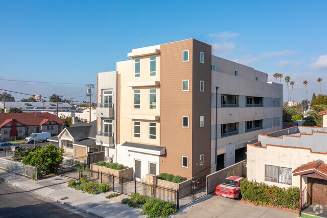 Alternate - 407 N Ardmore Ave