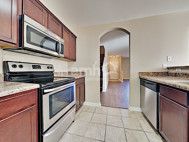 Foto del edificio - 1229 Carlton Ridge Dr