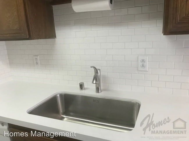 Building Photo - 2 br, 1 bath Apartment - 3610 Seacrest Way