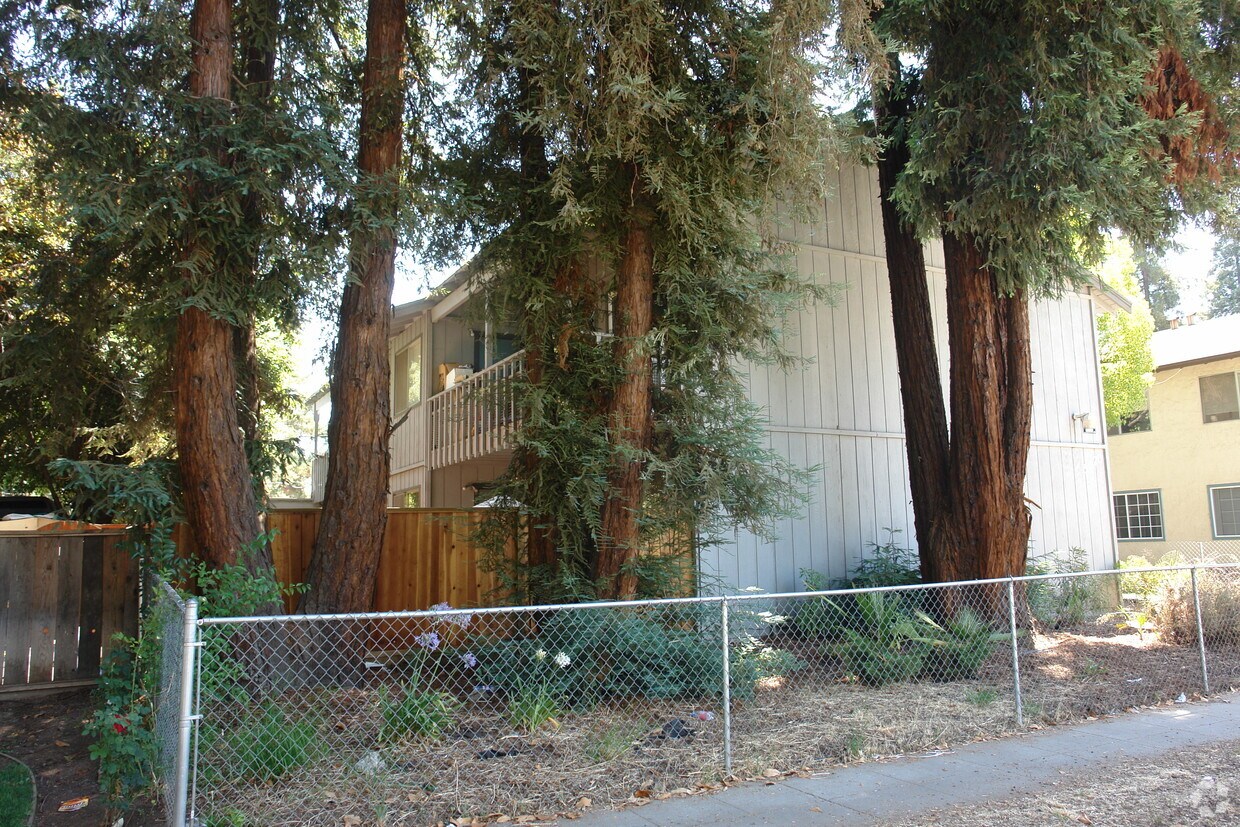 Building Photo - 5670 Via Monte Dr
