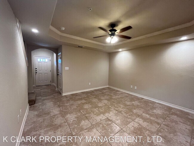 Building Photo - 3 br, 2.5 bath House - 6410 LUGLIO LANE #103