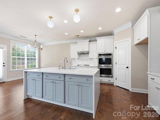 Building Photo - 127 Tomahawk Drive