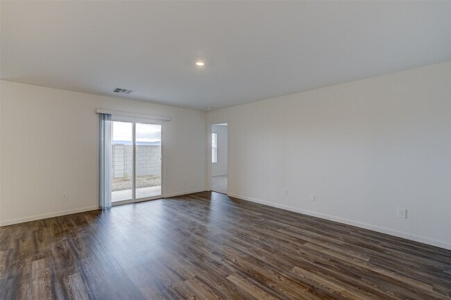 Foto del edificio - Brand New 4 Bedroom, 2 Bath Home!  Never Been Lived In!