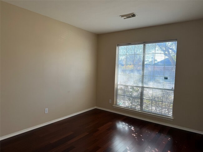 Foto del edificio - 7218 Broadelm Dr