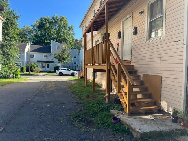 Building Photo - 88 Washburn St