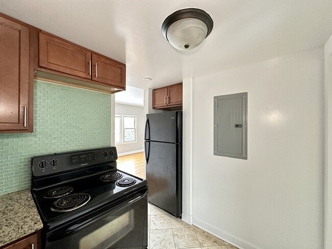 Building Photo - 7628 N Milwaukee Ave