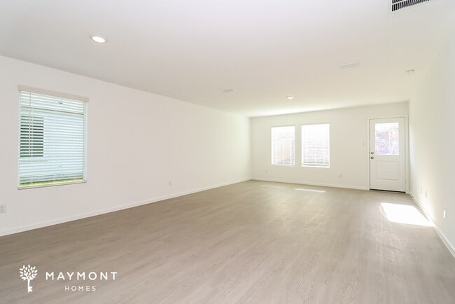 Foto del edificio - 3057 Titan Spgs Dr