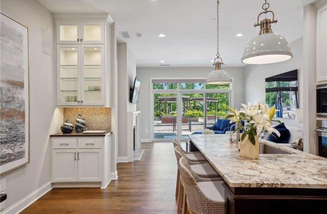 Primary Photo - Beautiful 2 bedroom condo for rent