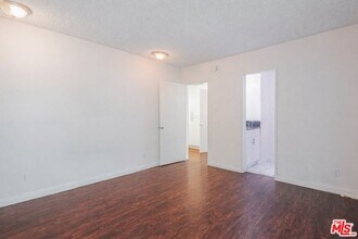 Building Photo - 1221 Amherst Ave