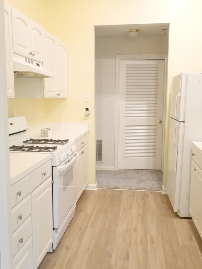 Foto del edificio - Spacious 2 Bedroom Condominium in Owings M...