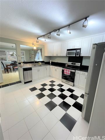 Building Photo - 945 Ailuna St