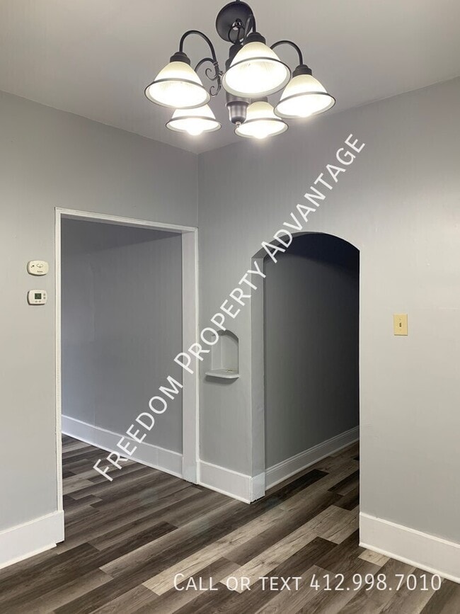 Building Photo - 122 Munsey Ave