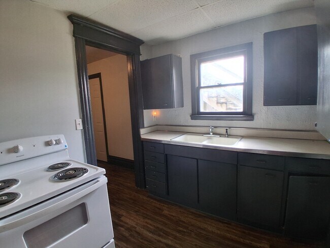 Foto del edificio - 604 S Main St