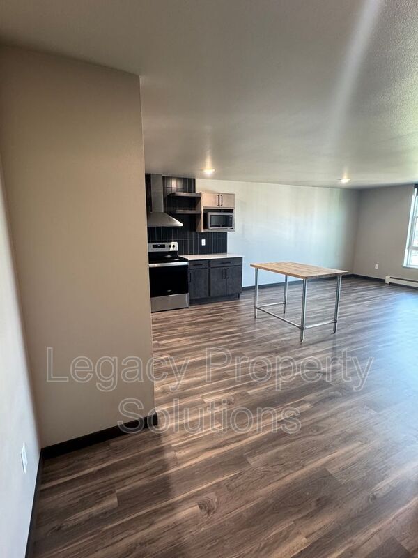 Foto del edificio - 220 E Greenfield Ln