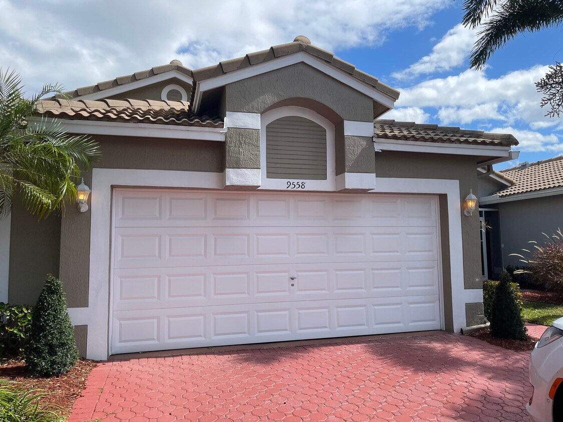 Foto principal - 9558 Cherry Blossom Terrace