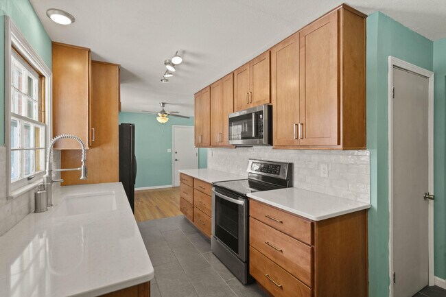 Foto del edificio - 2218 Bluff Blvd