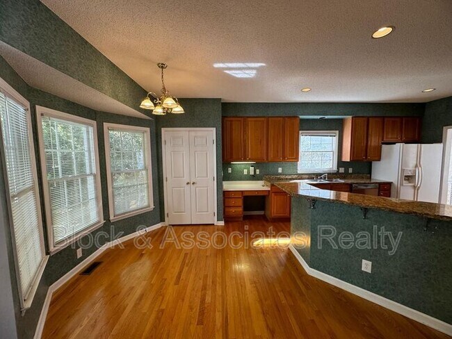 Building Photo - 111 Ayelsford Dr