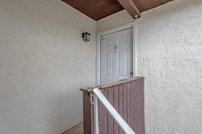Building Photo - 104 Belaire Dr