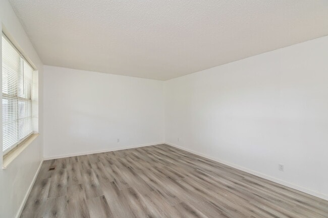 Photo - 728 Birchbrook Dr House