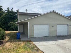 Building Photo - 1468 NW Falls Creek Loop