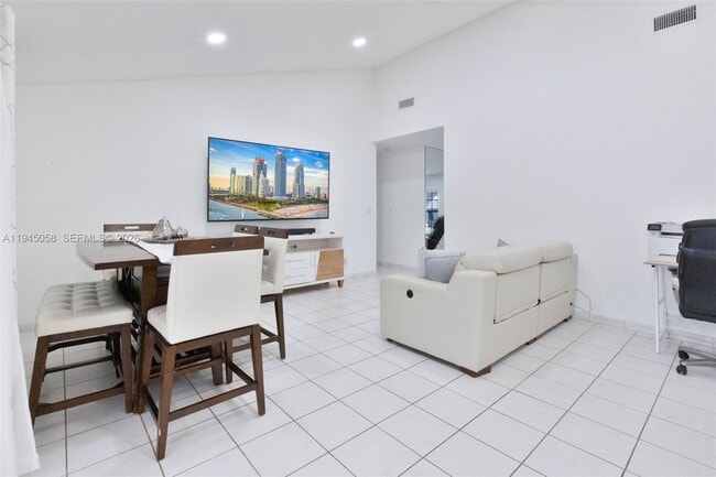 Foto del edificio - 11145 NW 27th St