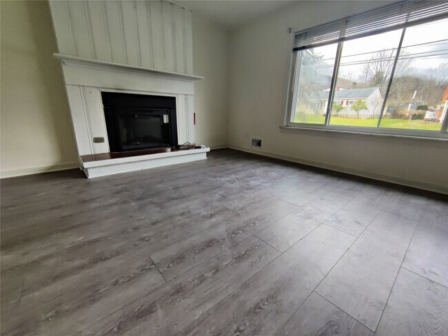 Foto del edificio - 809 Murray Hill Rd