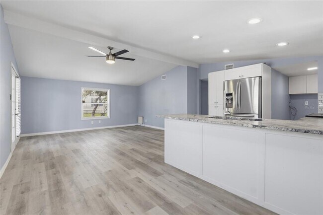 Foto del edificio - 36131 Zinnia Ave