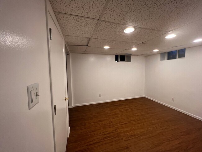Foto del edificio - 428 E Wendell Dr