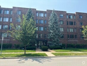 Building Photo - 110 S Dunton Ave