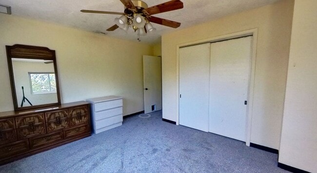 Building Photo - 6132 7th Ave S