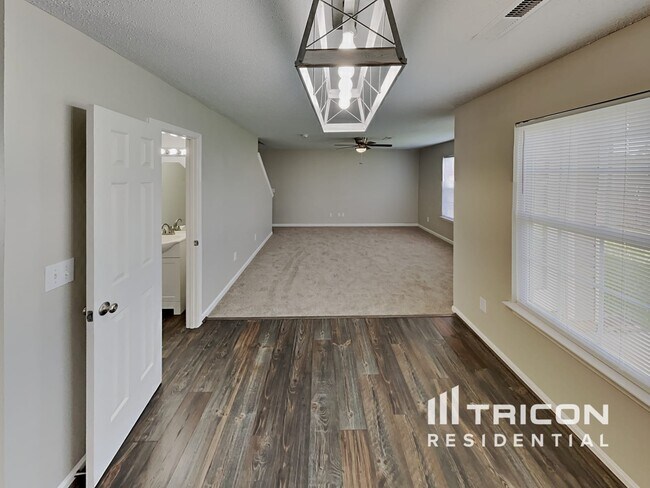 Building Photo - 5040 Liberty Hall Cir