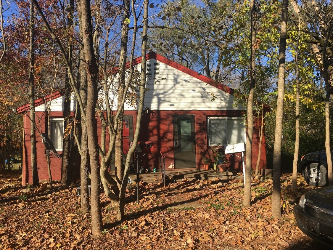 Primary Photo - One bedroom, One bath duplex: Maple Height...