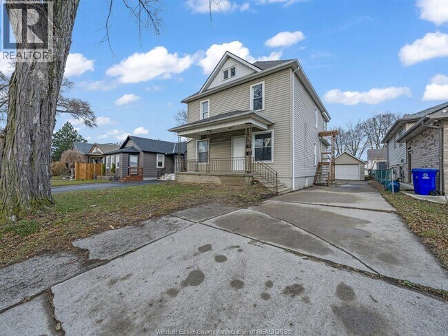 Photo du bâtiment - 2470 Cadillac St