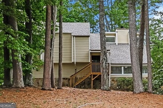 Building Photo - 961 Woodmont Dr