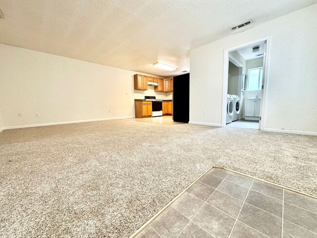 Building Photo - **Pre-Leasing for Summer 2026** Cute 2 Bed...