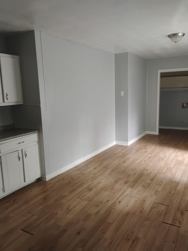 Building Photo - Three Bedroom One Bath Home in Frayser