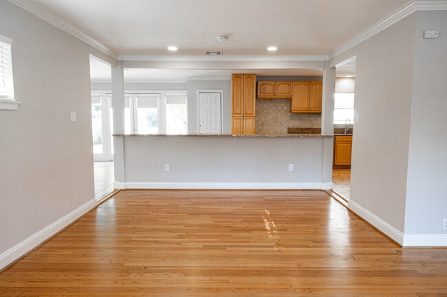 Open floorplan great for entertaining. - 3618 Broadmead Dr