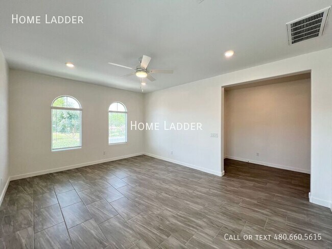 Foto del edificio - 4051 S Galaxy Ln