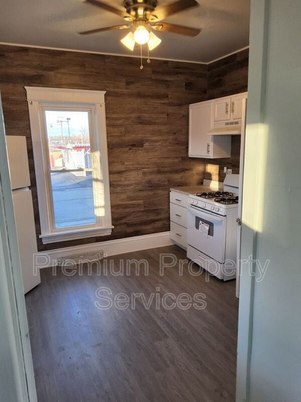 Building Photo - 502 Blackhawk Blvd