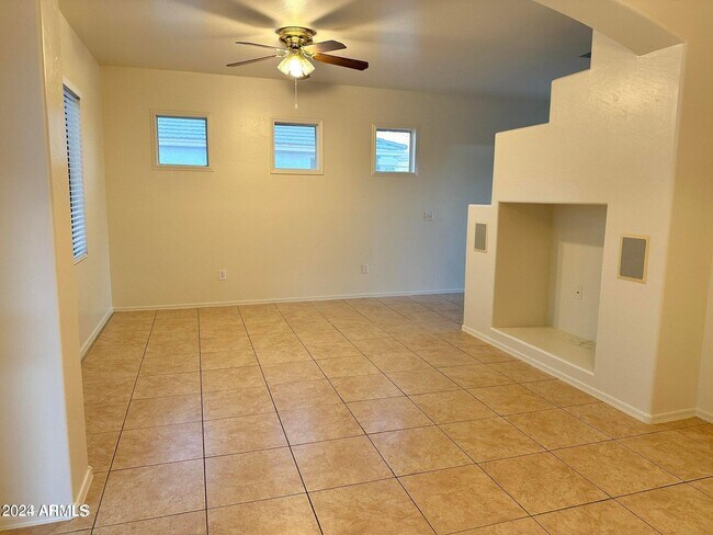 Foto del edificio - 2688 W Ironstone Ave