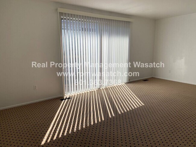 Foto del edificio - Upstairs 1 Bed 1 Bath Condo in Murray! Ava...