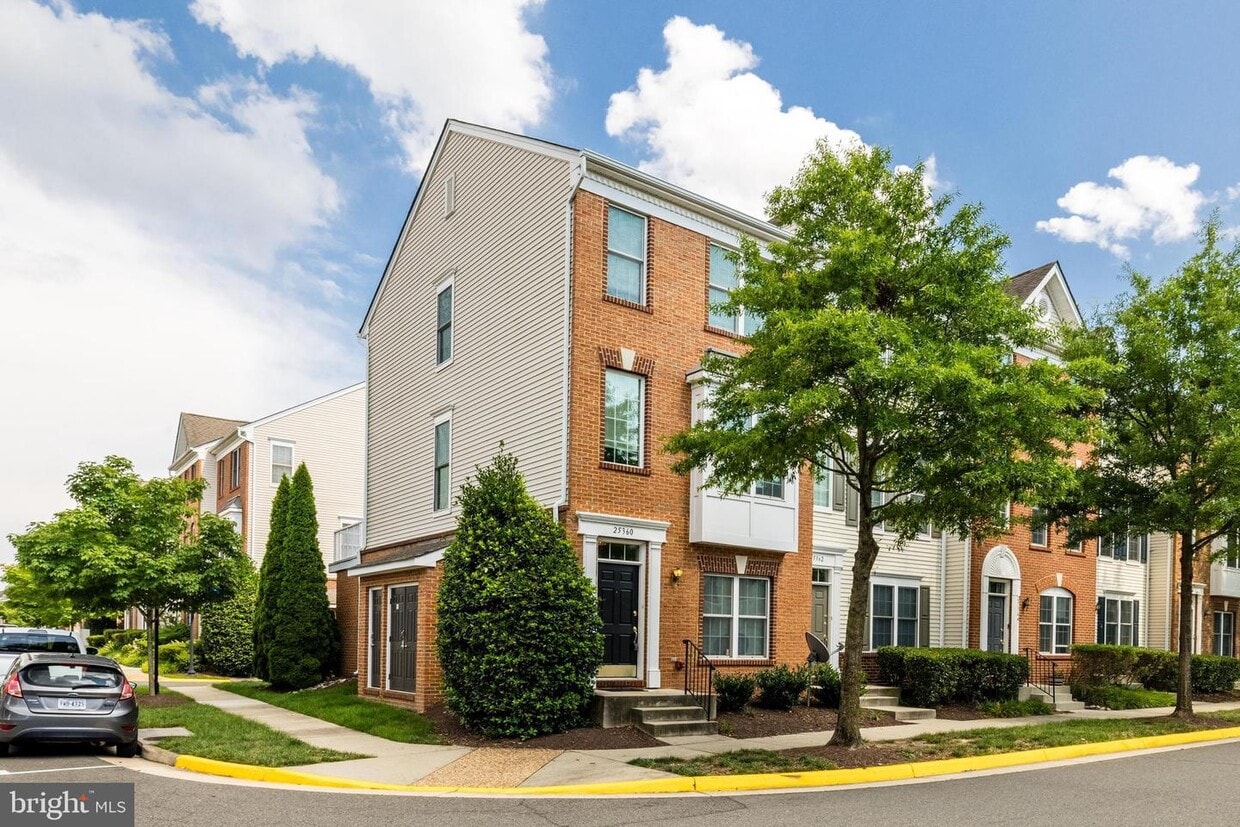 25360 Radke Terrace, Chantilly, VA 20152 Townhome Rentals in Chantilly VA