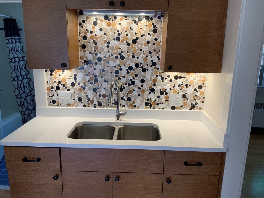 7127 W North Ave, Wauwatosa, WI 53213 7127 W North Ave Wauwatosa, WI