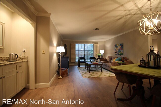 Building Photo - 2 br, 2 bath House - 7926 Broadway St  106A