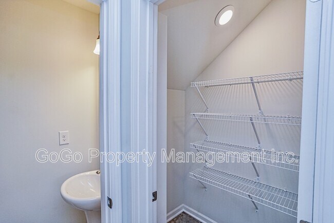 Foto del edificio - 649 Millsgate Cir